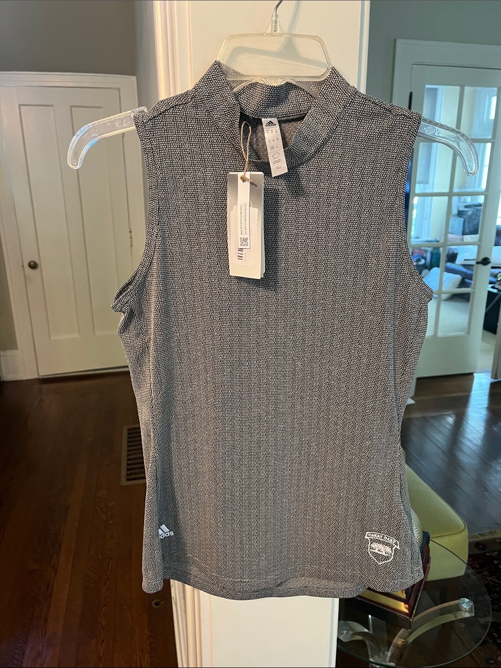 NWT Sleeveless adidas mock neck tank in a heather gray print